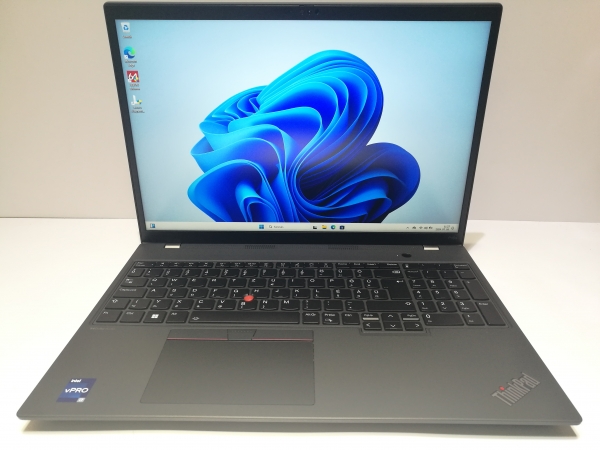 Új állapotú Lenovo ThinkPad P16s Gen2 Magyar