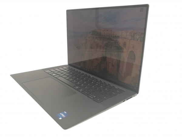 Új állapotú Dell Precision 5570