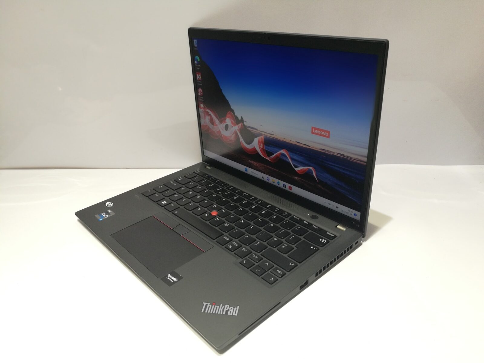 Lenovo Thinkpad T14s Gen3 (2022) Lenovo Thinkpad T14s Gen3 (2022)