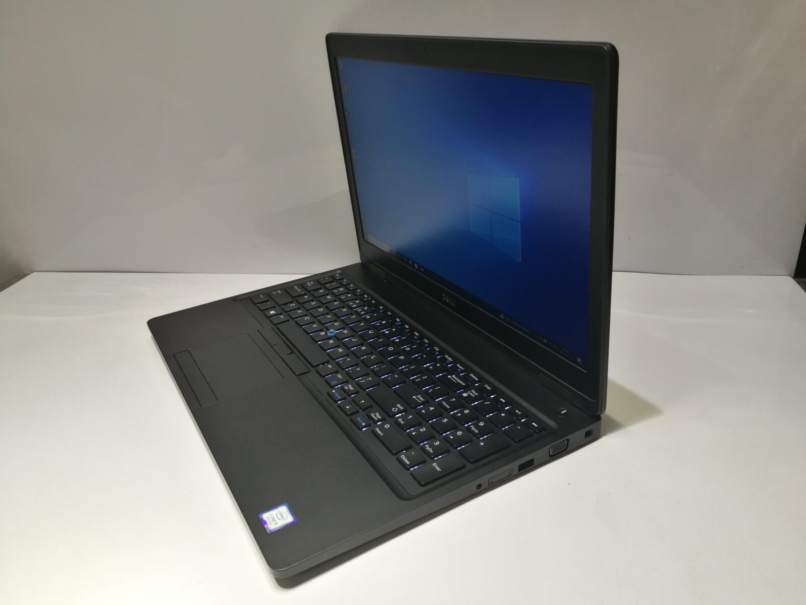 Dell Latitude 5590 Dell Latitude 5590