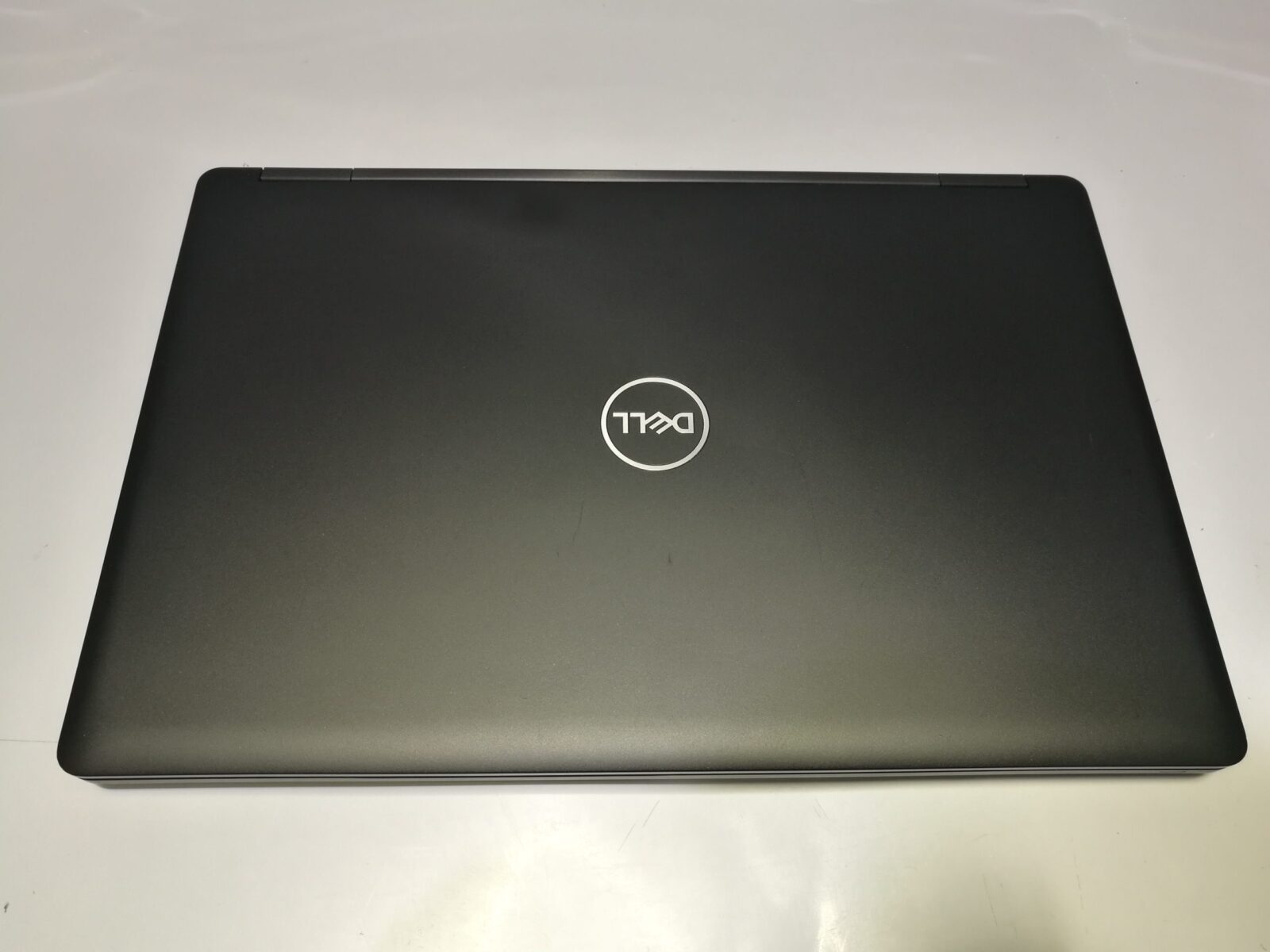 Dell Latitude 5590 Dell Latitude 5590
