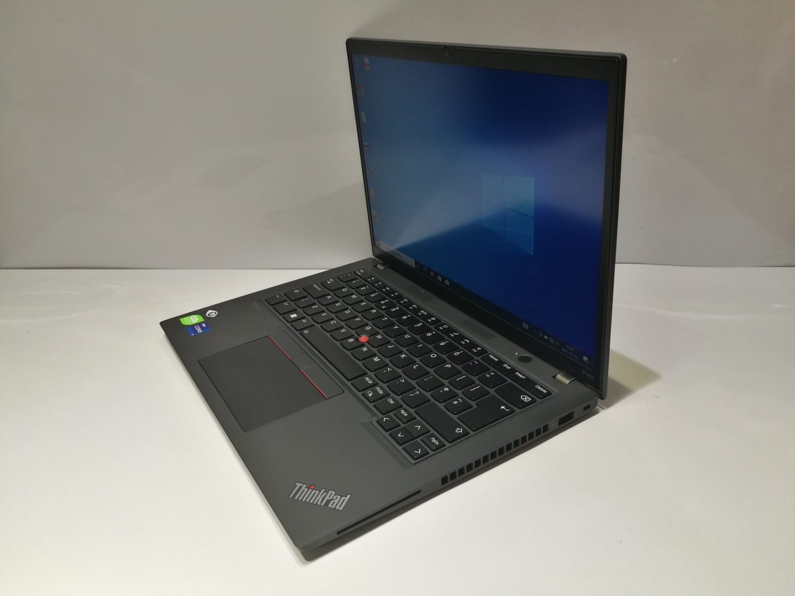 Új állapotú Lenovo Thinkpad P14s Gen3 Új állapotú Lenovo Thinkpad P14s Gen3