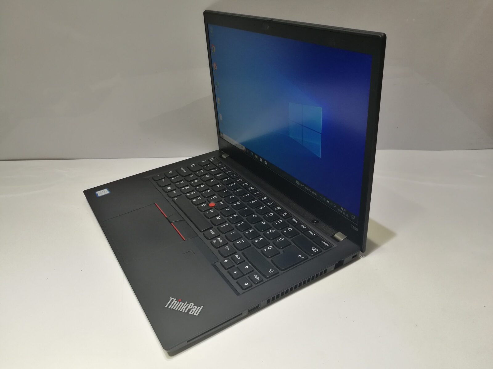Lenovo Thinkpad T490 Magyar Lenovo Thinkpad T490 Magyar