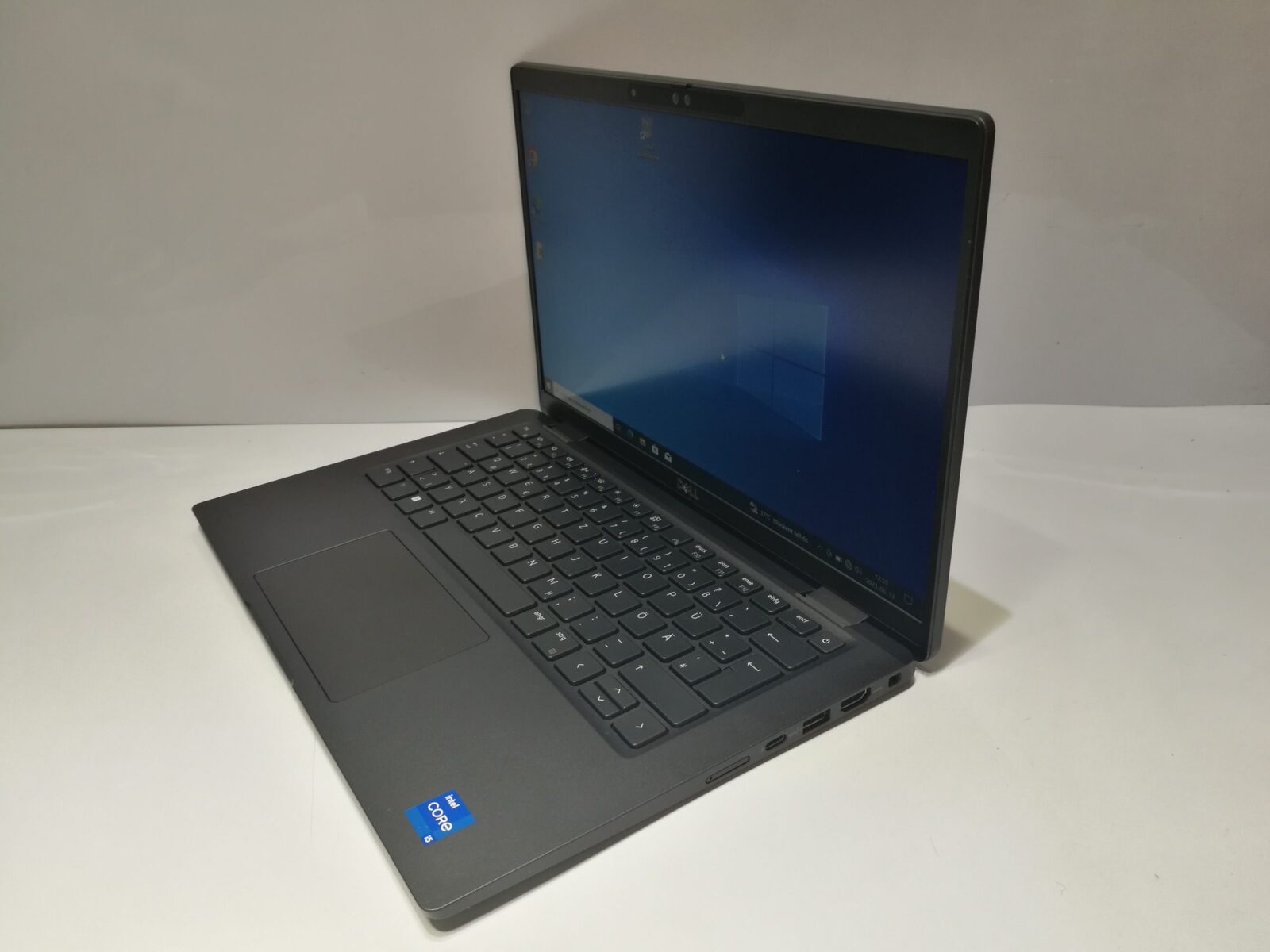 Új állapotú Dell Latitude 7430 (2022) Új állapotú Dell Latitude 7430 (2022)