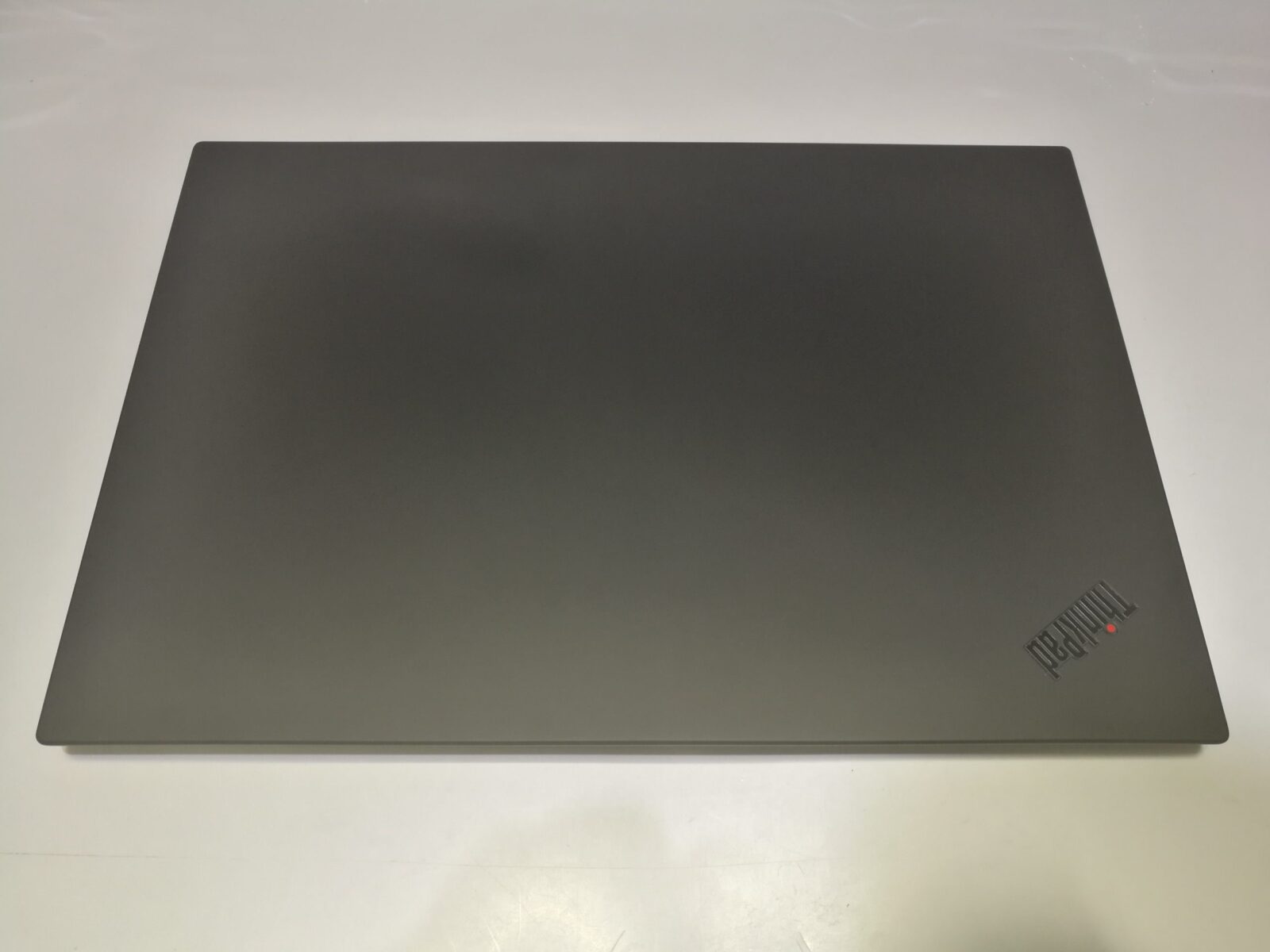 Új állapotú Lenovo Thinkpad P1 Gen3 Új állapotú Lenovo Thinkpad P1 Gen3