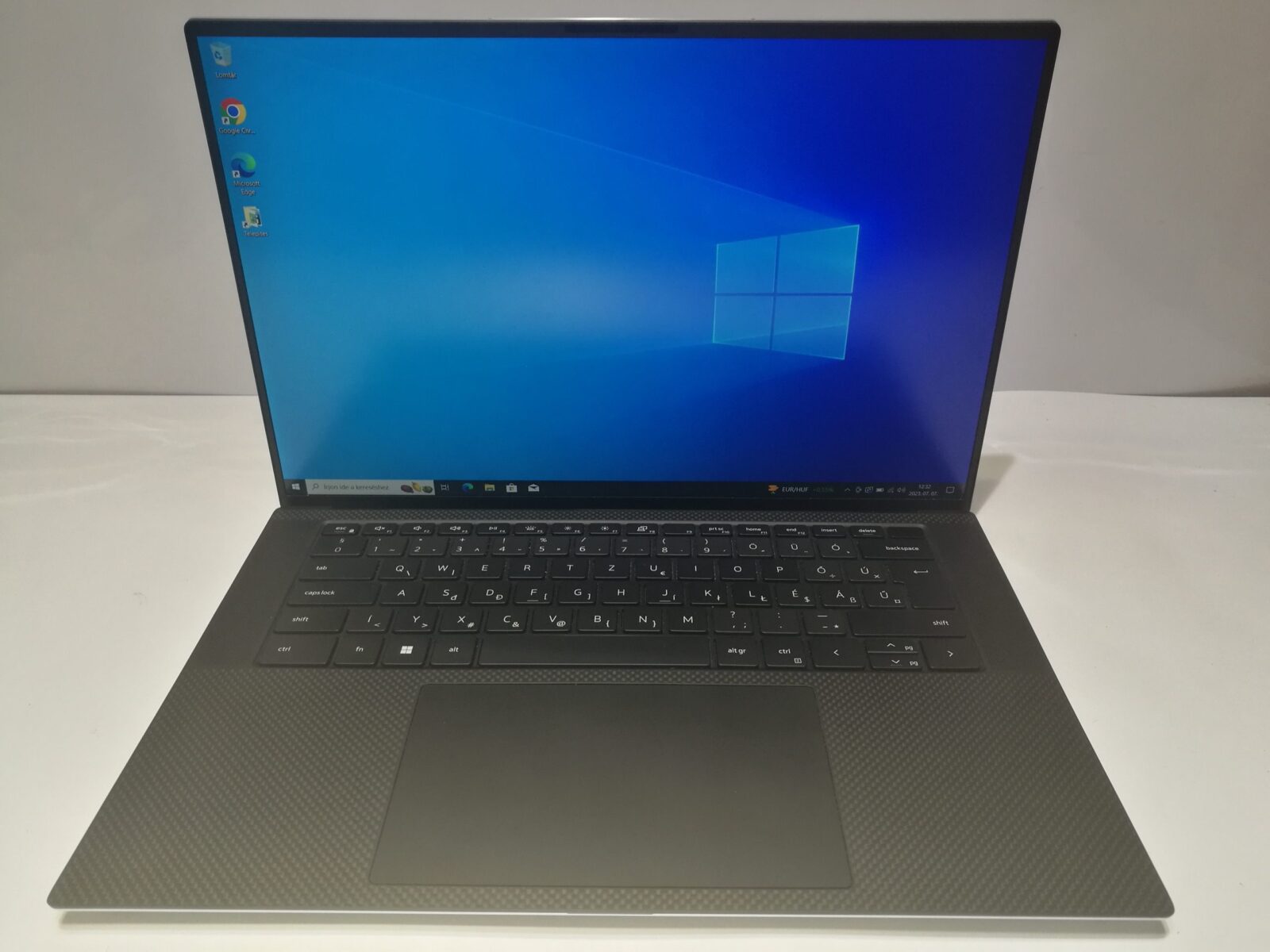 Új állapotú Dell XPS 15 9500 Magyar Új állapotú Dell XPS 15 9500 Magyar