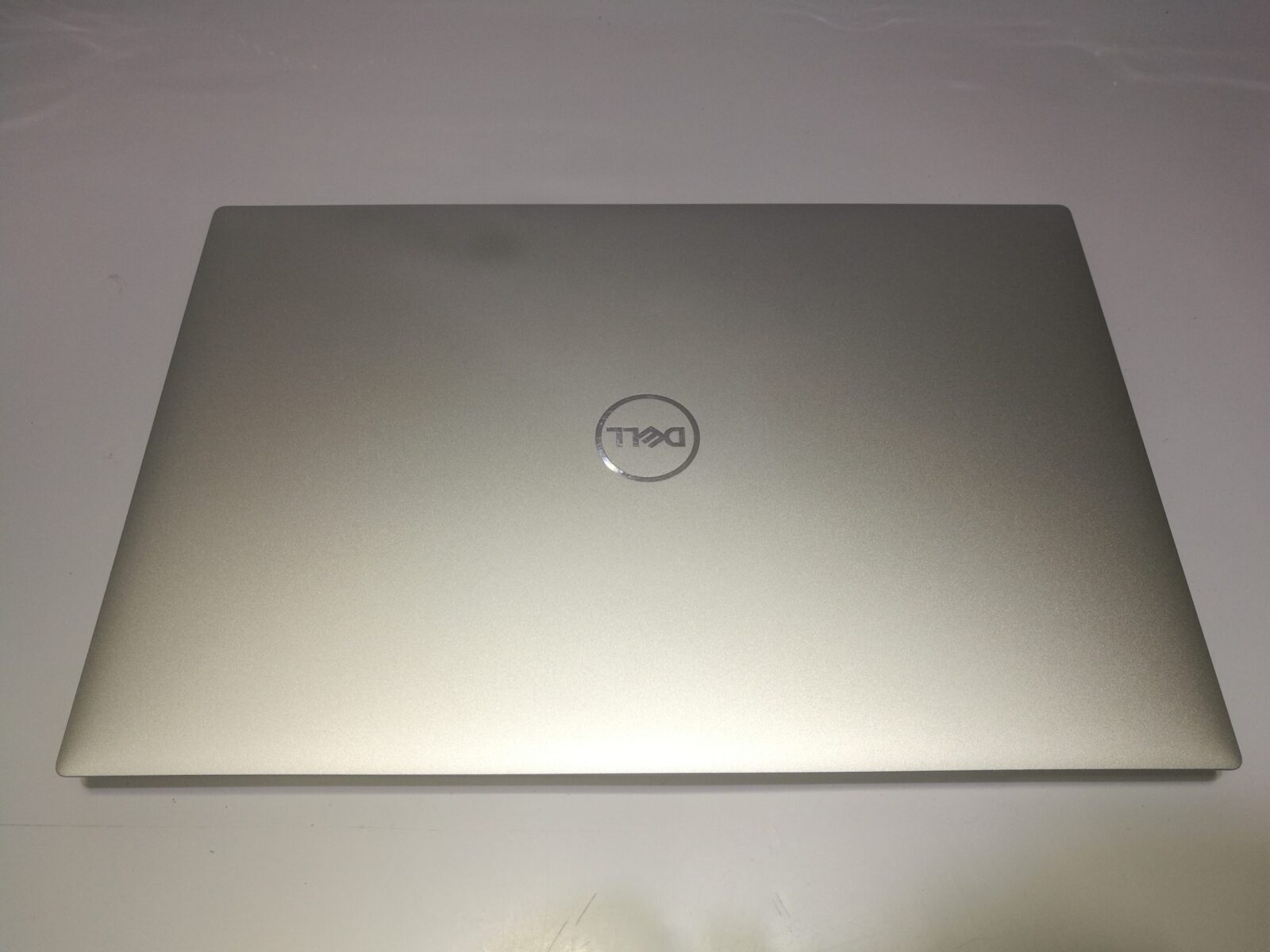 Új állapotú Dell XPS 15 9500 Magyar Új állapotú Dell XPS 15 9500 Magyar