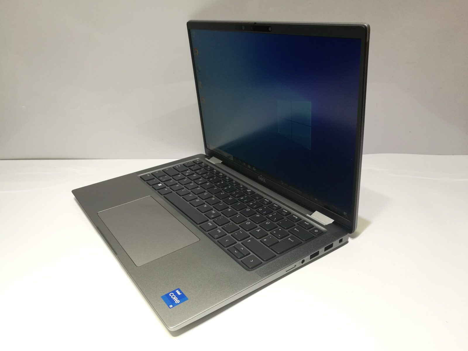 Új állapotú Dell Latitude 7440 (2023) Új állapotú Dell Latitude 7440 (2023)