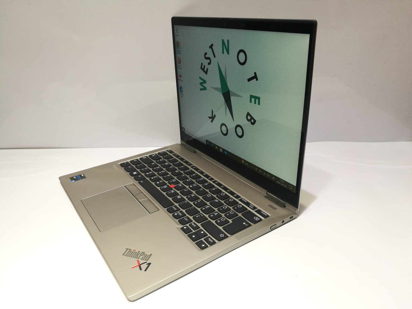 Új állapotú Lenovo Thinkpad X1 Titanium Yoga Magyar (1.15Kg) Új állapotú Lenovo Thinkpad X1 Titanium Yoga Magyar (1.15Kg)
