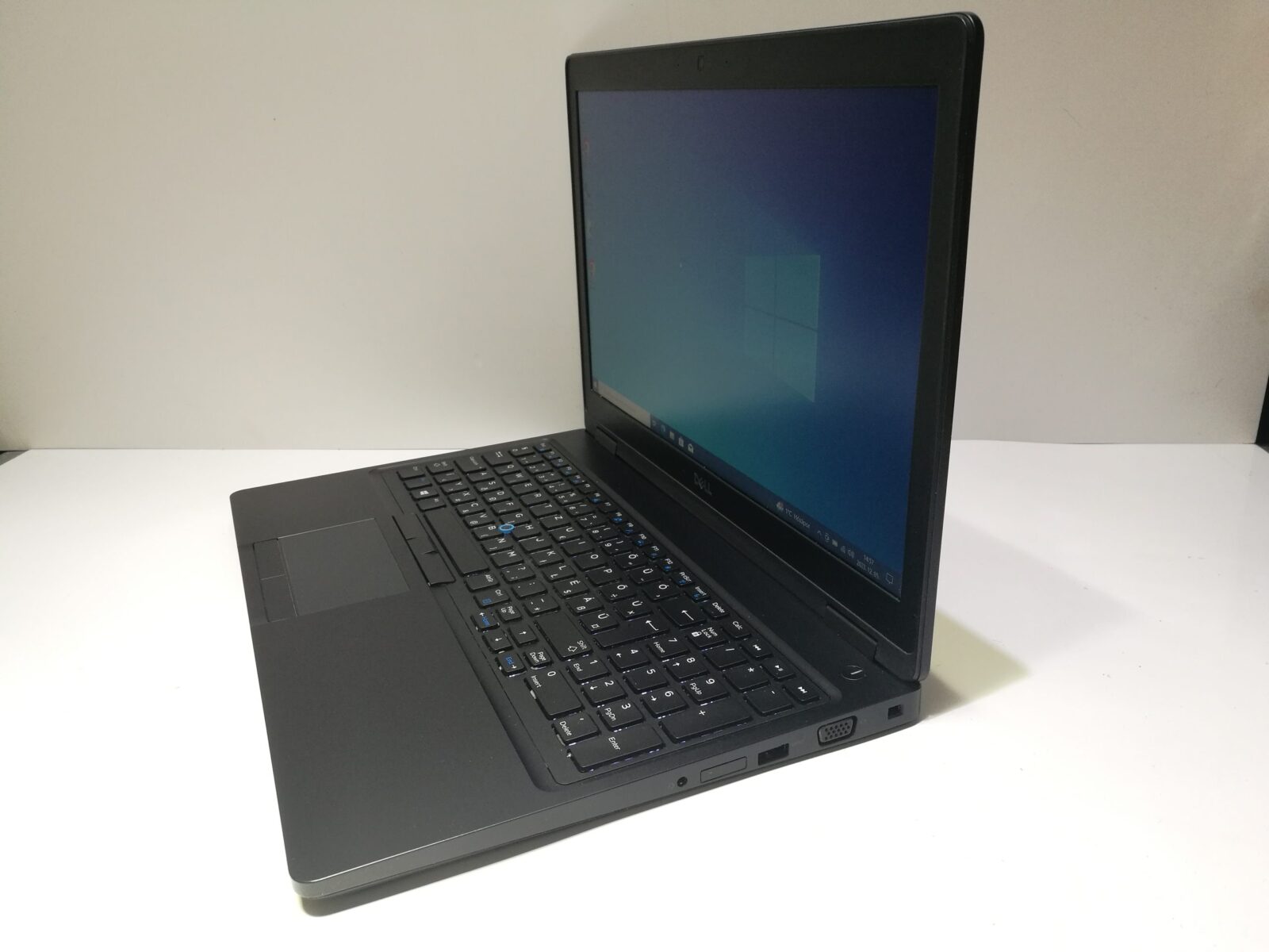 Dell Latitude 5590 Magyar Dell Latitude 5590 Magyar