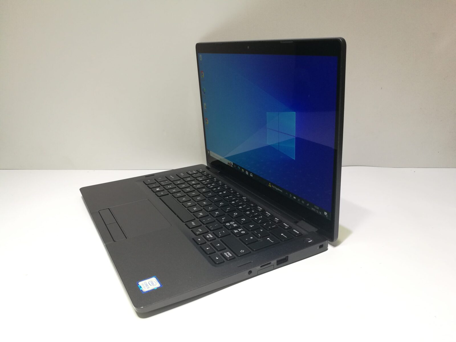 Dell Latitude 5300 2-in-1 Dell Latitude 5300 2-in-1