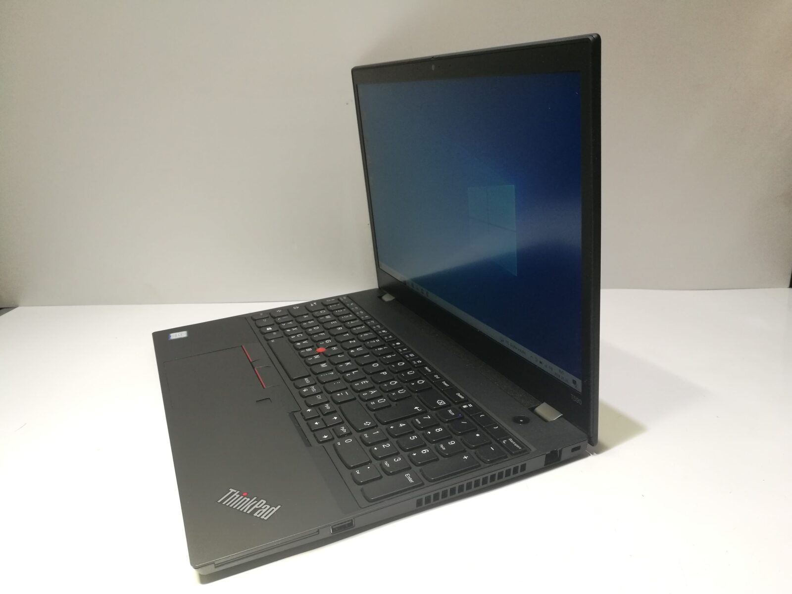Lenovo ThinkPad T590 Magyar Lenovo ThinkPad T590 Magyar