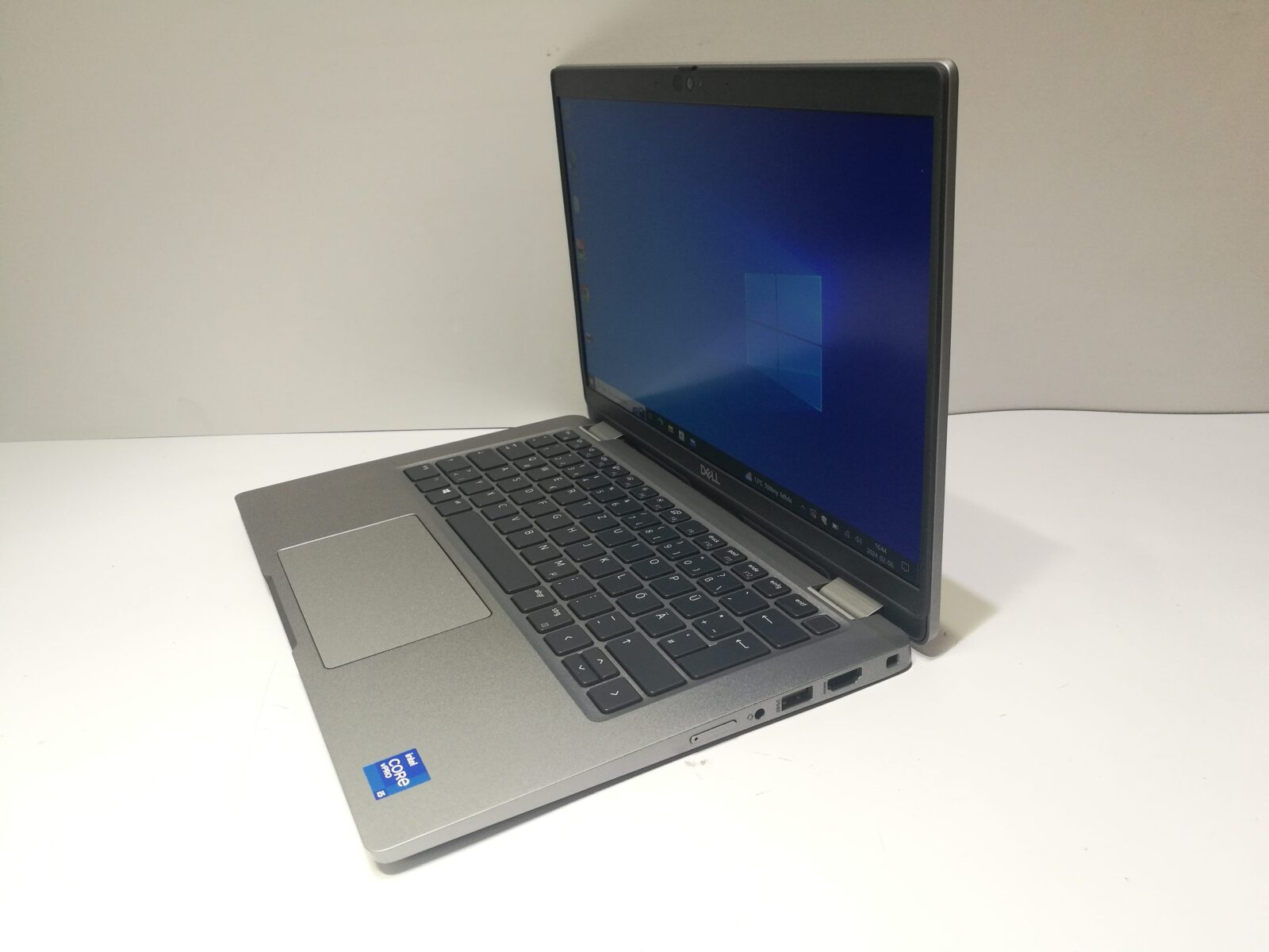 Dell Latitude 5320 (2021) Dell Latitude 5320 (2021)