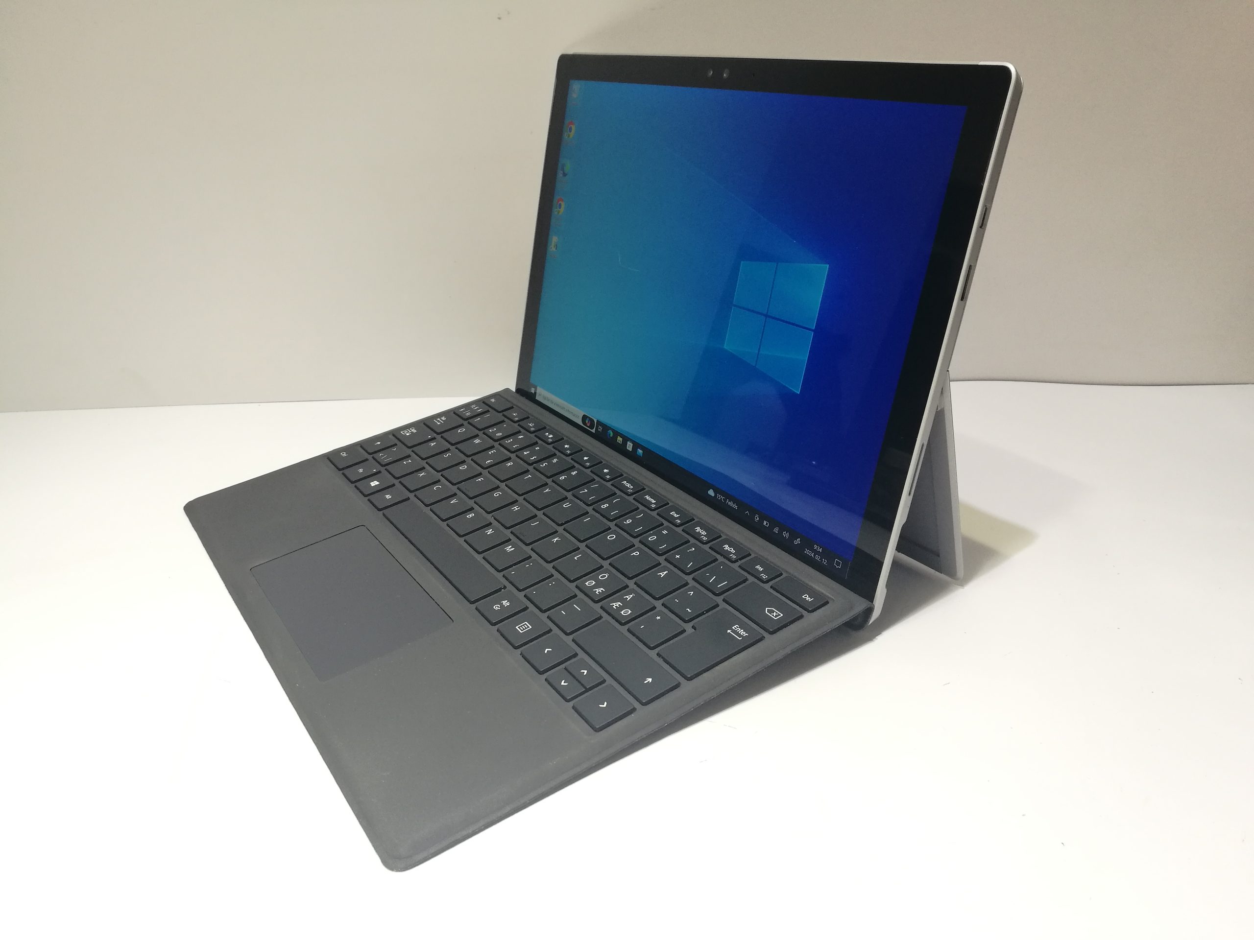 Microsoft Surface Pro 4 2-in-1 tablet Microsoft Surface Pro 4 2-in-1 tablet