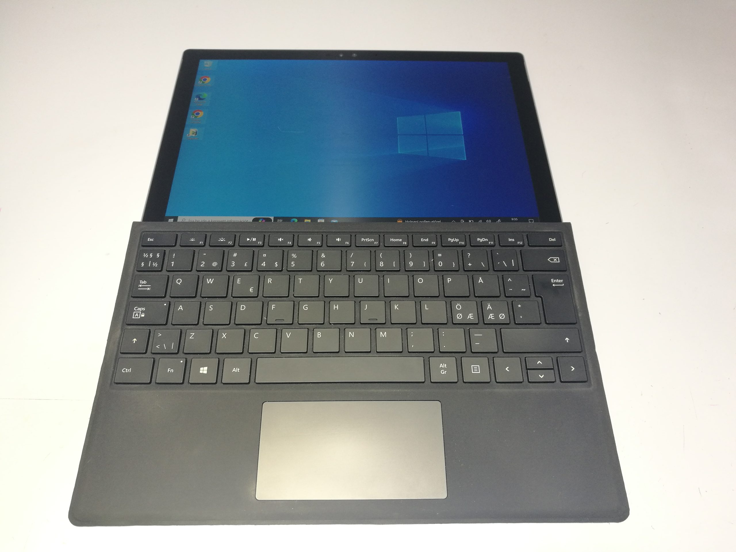Microsoft Surface Pro 4 2-in-1 tablet Microsoft Surface Pro 4 2-in-1 tablet