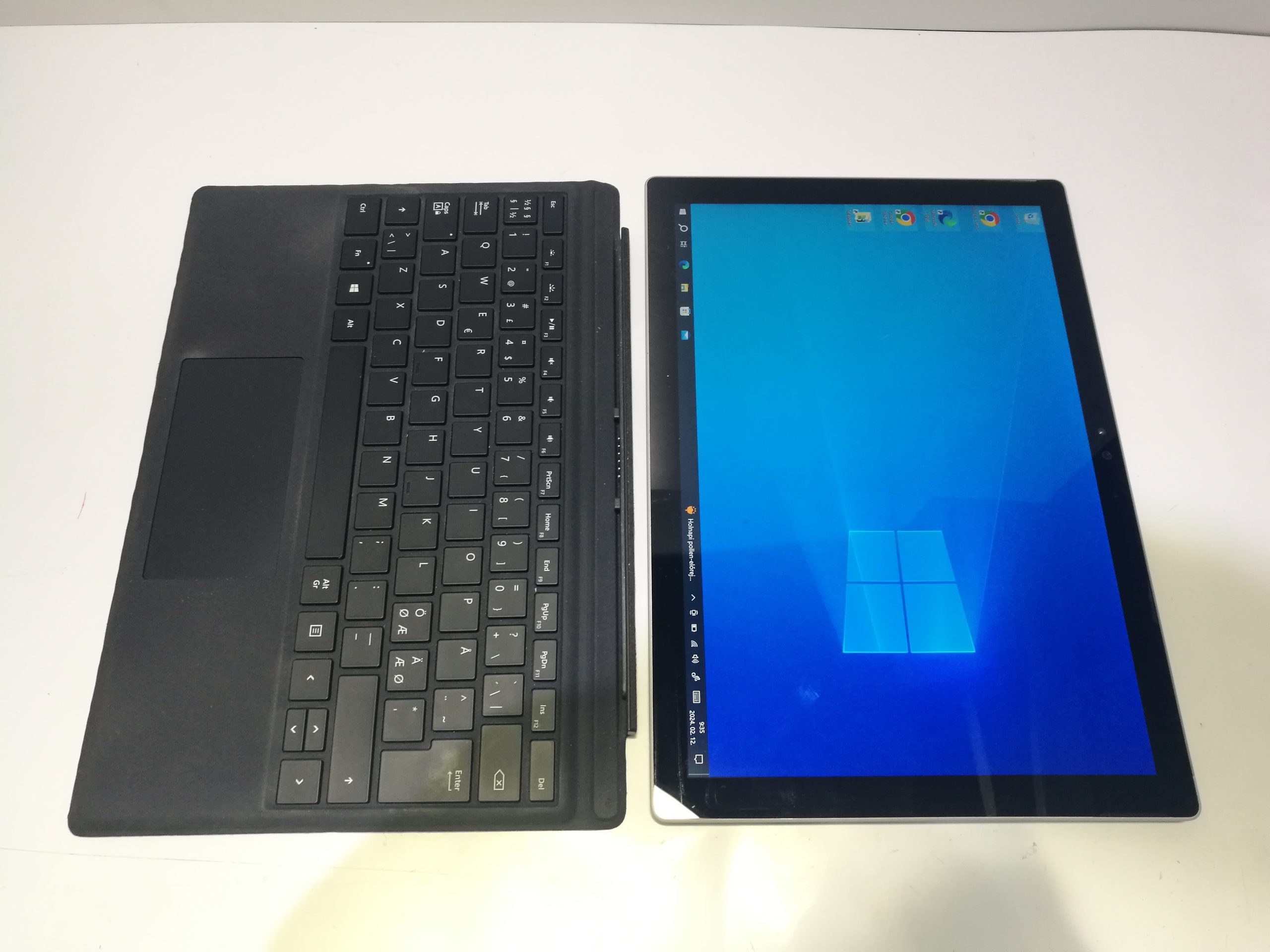 Microsoft Surface Pro 4 2-in-1 tablet Microsoft Surface Pro 4 2-in-1 tablet