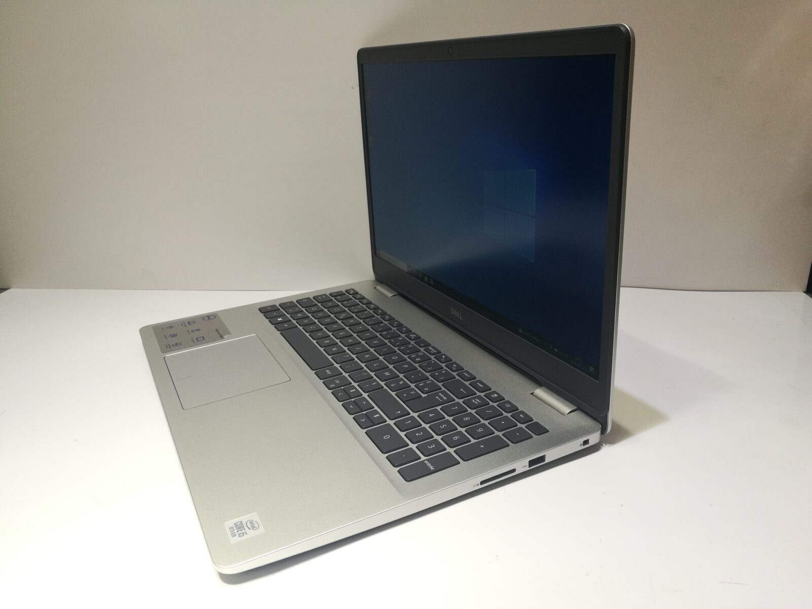 Dell Inspiron 15 5593 Dell Inspiron 15 5593