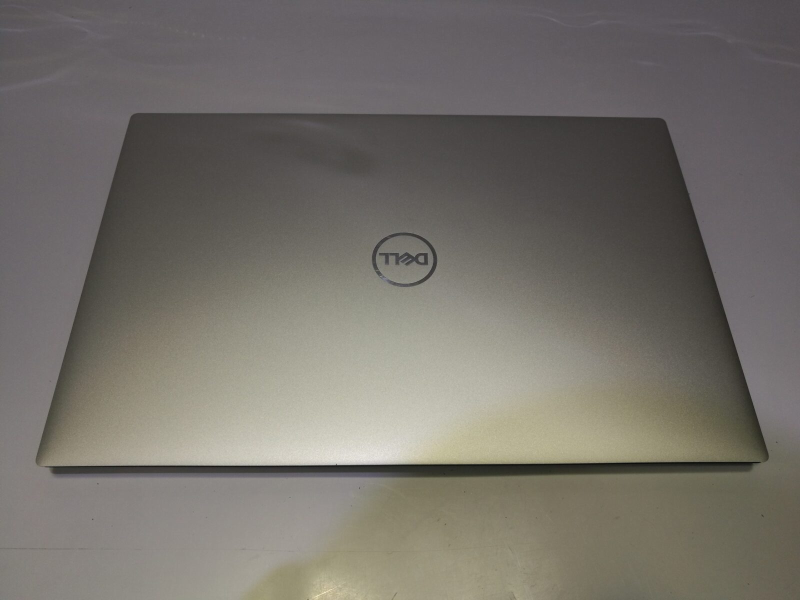 Új állapotú Dell XPS 15 9520 Új állapotú Dell XPS 15 9520